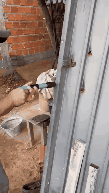 PISTOLA DE CLAVOS DE ACERO AUTOMATICA