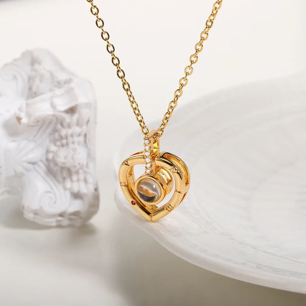 Collar del Amor en 100 Idiomas